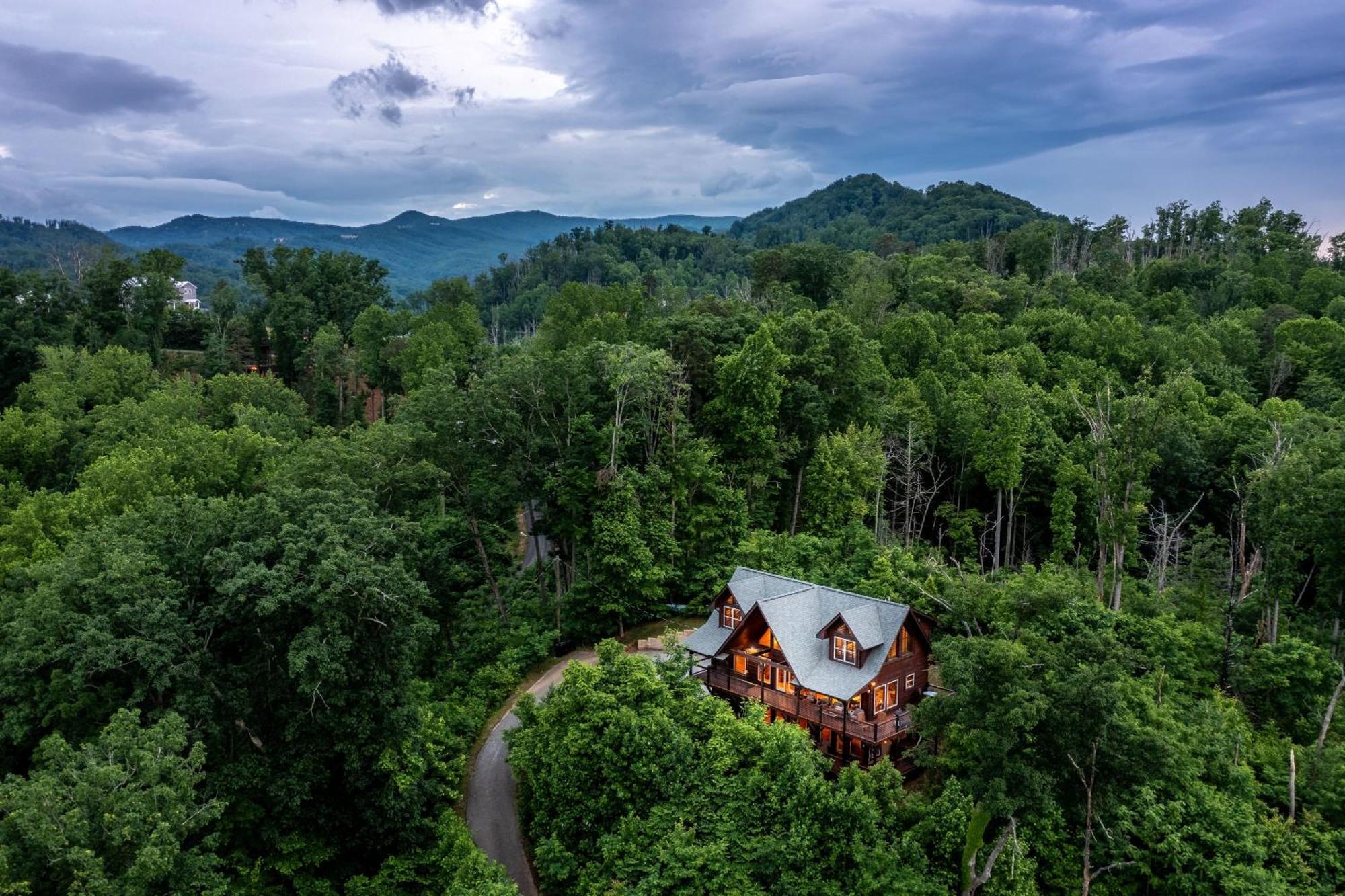 The Solstice - Amenities Galore Mountain Retreat 蓋特林堡 外观 照片