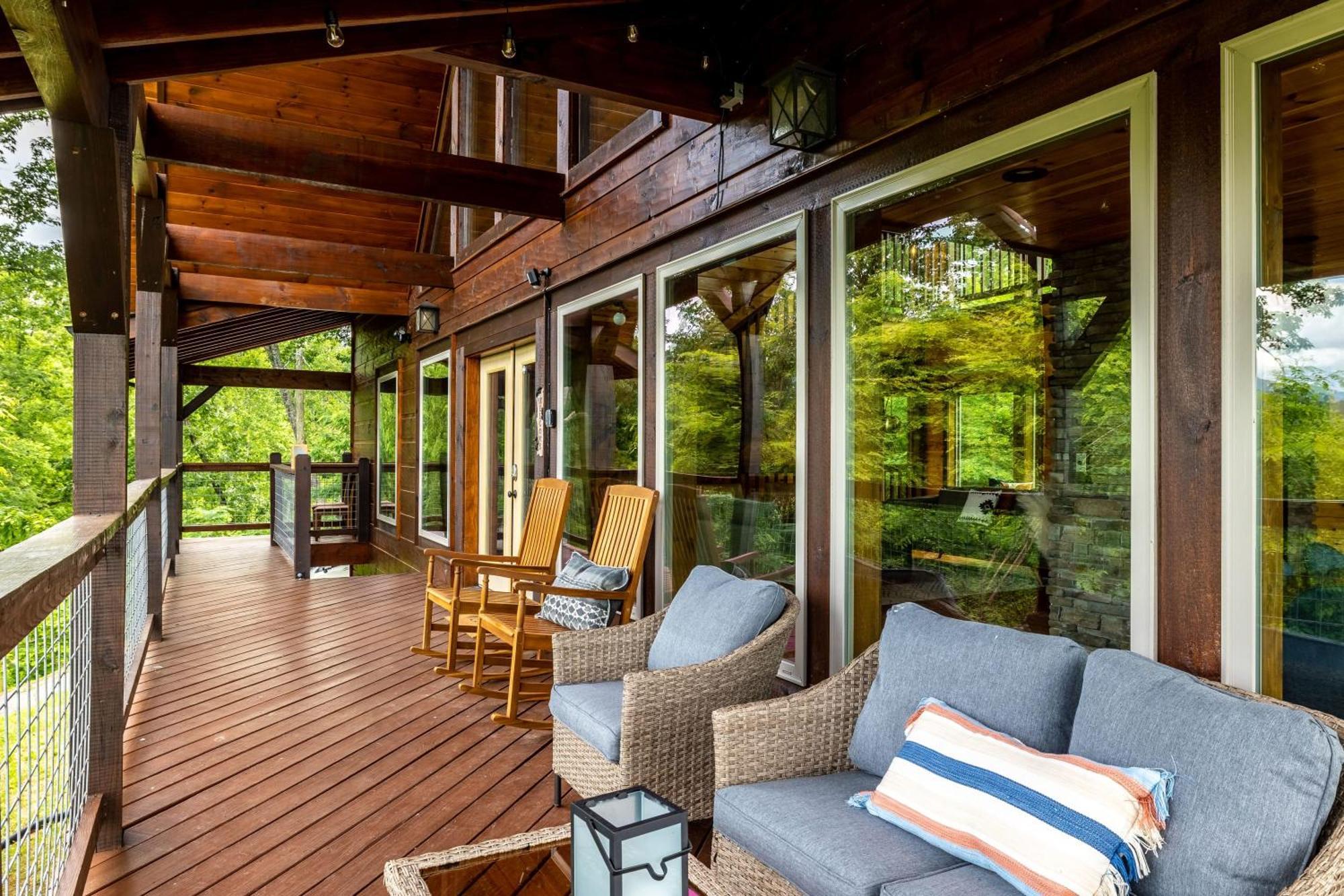 The Solstice - Amenities Galore Mountain Retreat 蓋特林堡 外观 照片