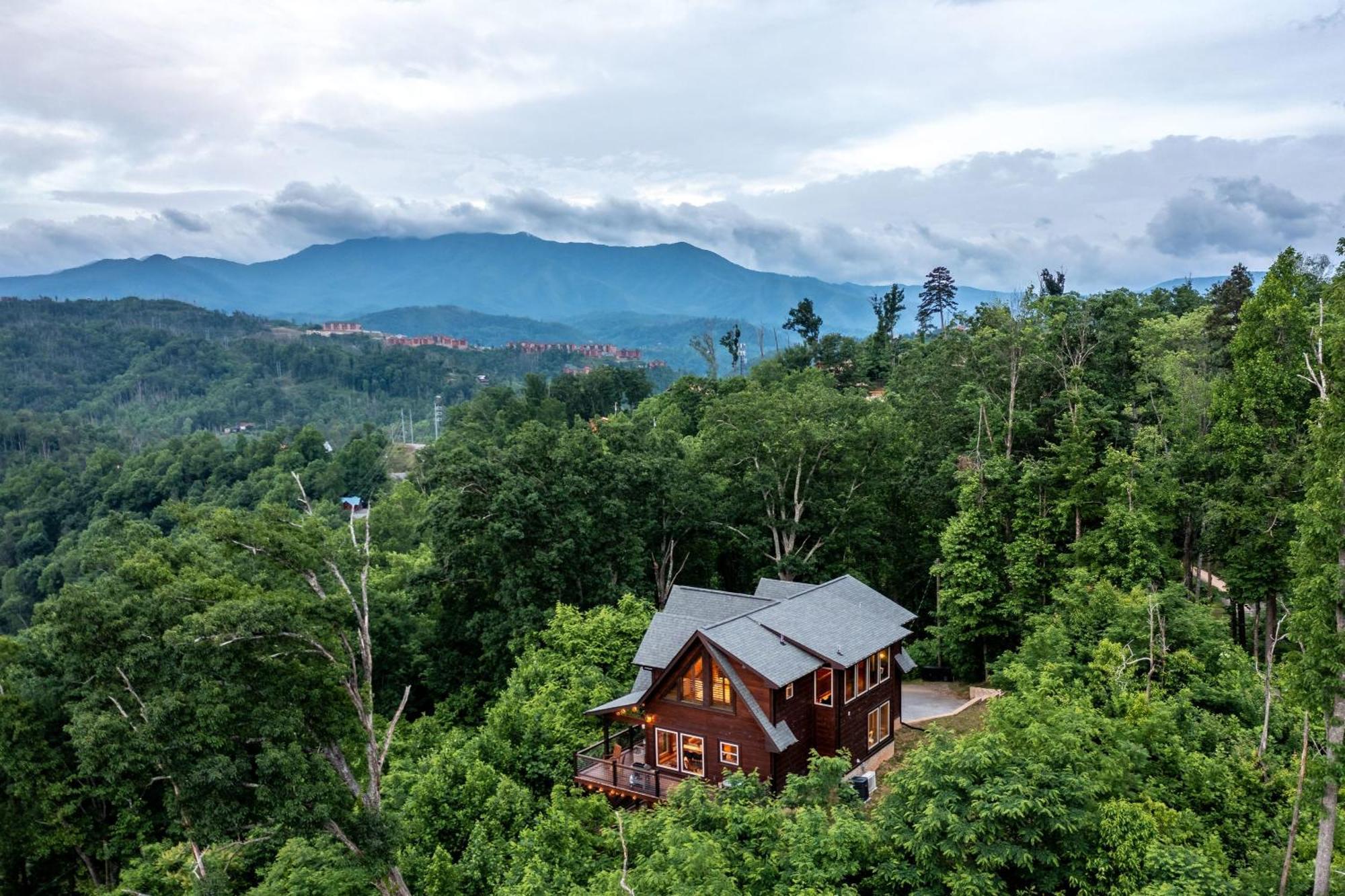 The Solstice - Amenities Galore Mountain Retreat 蓋特林堡 外观 照片
