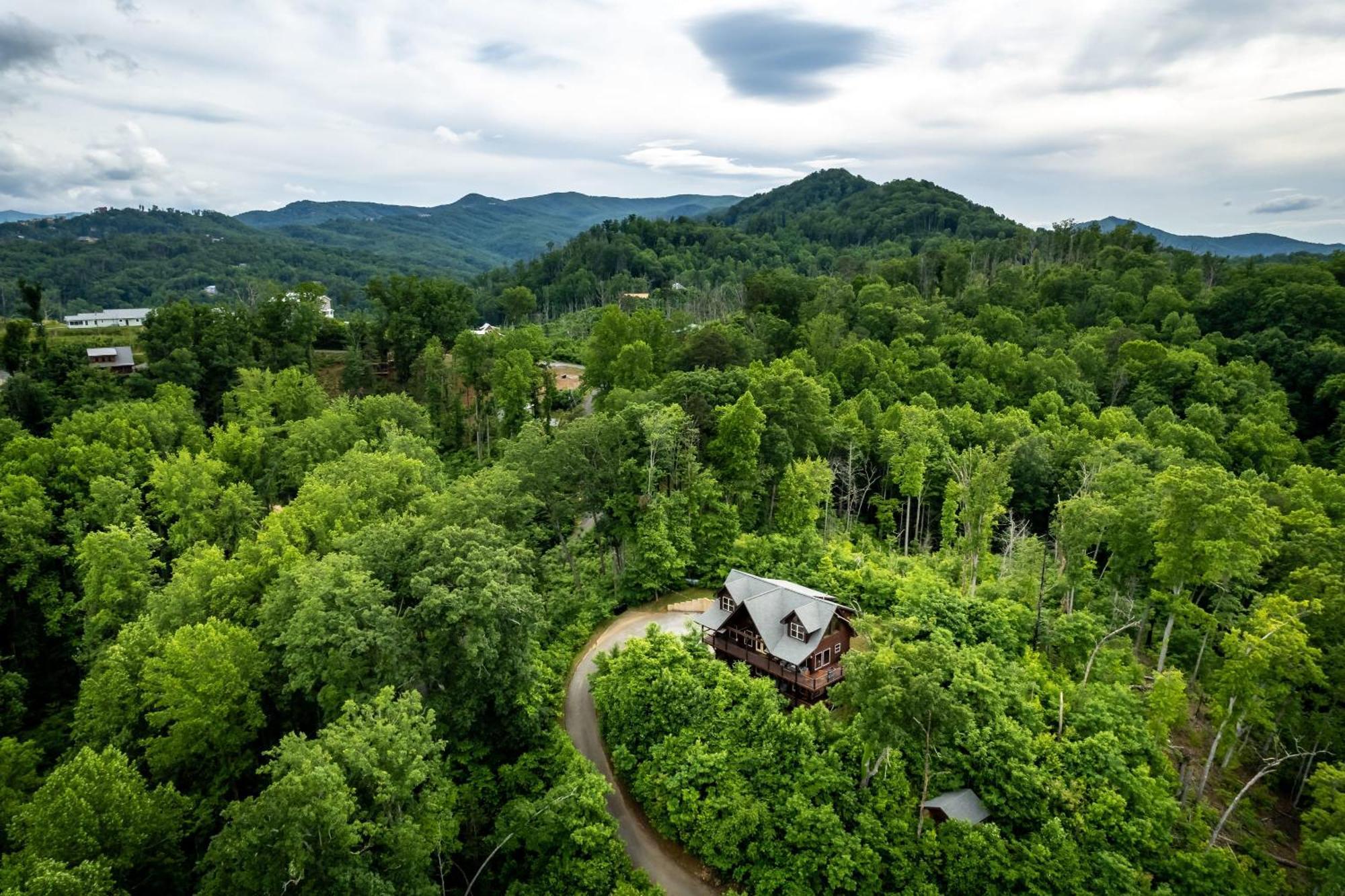 The Solstice - Amenities Galore Mountain Retreat 蓋特林堡 外观 照片
