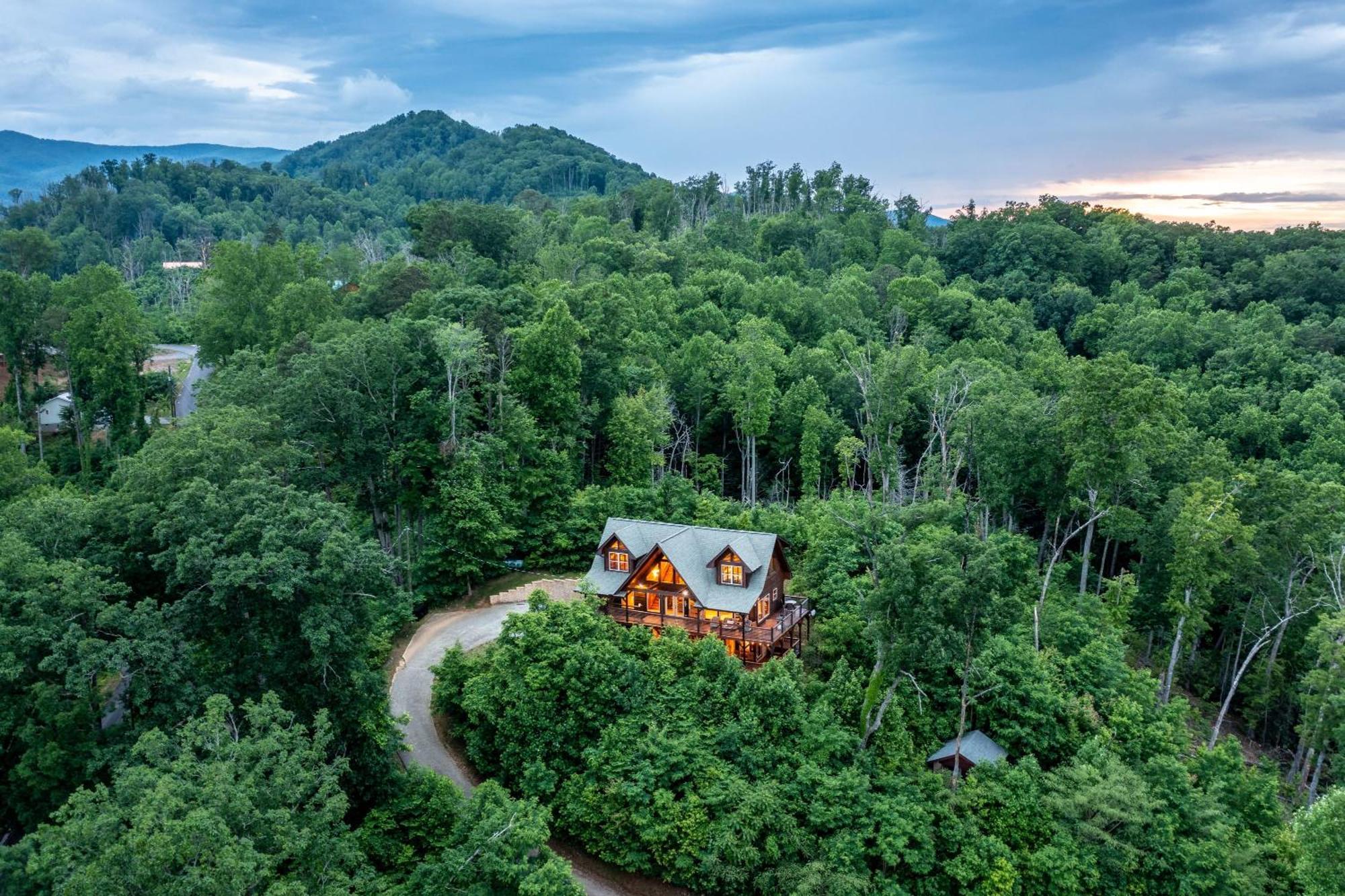 The Solstice - Amenities Galore Mountain Retreat 蓋特林堡 外观 照片